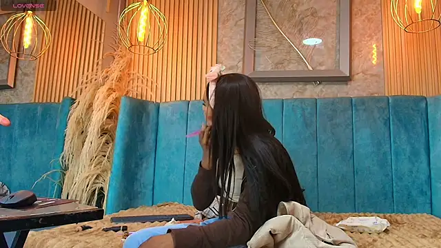 briannyte25 online show from October 10, 2025, 11:44 am