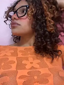 Snapshot of PrettyLia chatting on February 24, 2026, 7:48 pm PrettyLia online show from February 24, 2026, 7:48 pm