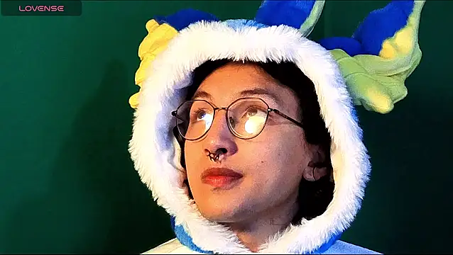 Snapshot of -BlueOpal- chatting on October 15, 2025, 6:38 pm -BlueOpal- online show from October 15, 2025, 6:38 pm