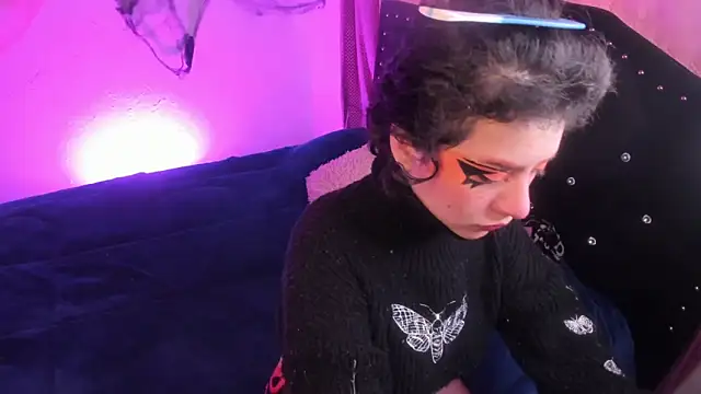 kitty  chs online show from November 9, 2025, 12:42 pm