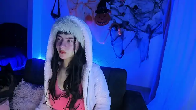 kitty  chs online show from November 17, 2025, 11:25 am