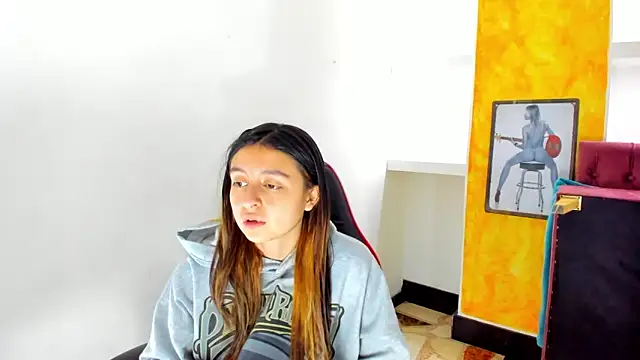 lala clark online show from February 6, 2026, 8:16 pm