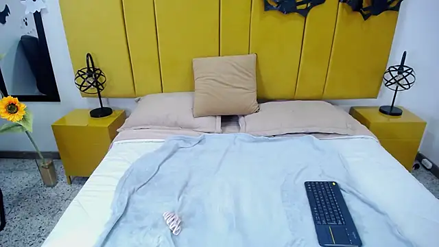 Pamela Johnsn online show from October 25, 2025, 8:20 pm