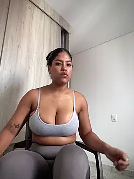 Snapshot of miiabrown18 chatting on October 22, 2025, 3:33 pm miiabrown18 online show from October 22, 2025, 3:33 pm