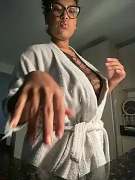 Snapshot of miiabrown18 chatting on October 5, 2025, 3:08 am miiabrown18 online show from October 5, 2025, 3:08 am