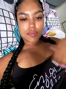 Snapshot of miiabrown18 chatting on November 3, 2025, 11:47 am miiabrown18 online show from November 3, 2025, 11:47 am