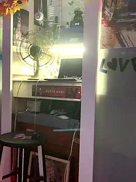 blondebarbiebae online show from April 24, 2026, 8:00 pm