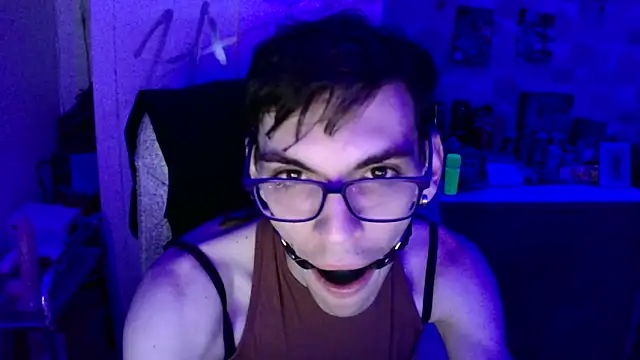 DairaxSissy  online show from September 26, 2025, 9:10 pm