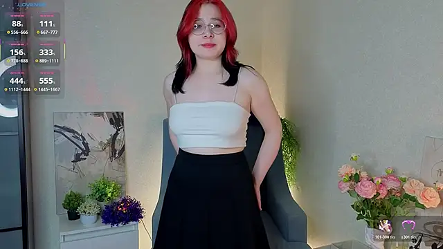 Snapshot of NyamNyamNyammm chatting on October 27, 2025, 2:29 pm NyamNyamNyammm online show from October 27, 2025, 2:29 pm