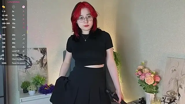 Snapshot of NyamNyamNyammm chatting on October 19, 2025, 2:09 pm NyamNyamNyammm online show from October 19, 2025, 2:09 pm