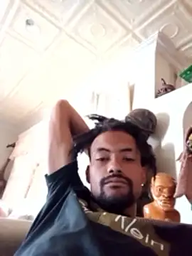 Snapshot of Goofygoody17 chatting on December 17, 2025, 9:14 am Goofygoody17 online show from December 17, 2025, 9:14 am