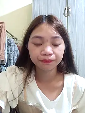 Mayy1 online show from October 19, 2025, 12:02 am