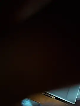 zkendell01 online show from November 9, 2025, 6:39 am