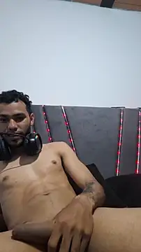 zkendell01 online show from March 18, 2026, 4:59 am