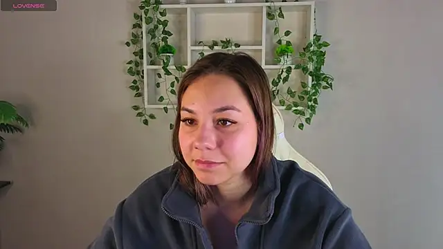 Al1ice Moures online show from November 13, 2025, 1:20 am