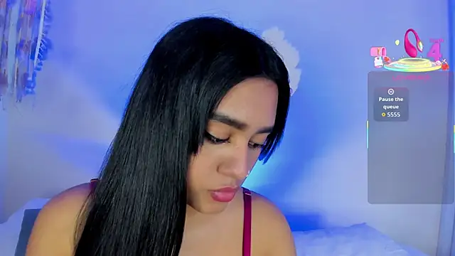 Snapshot of CharlottePetitte chatting on October 4, 2025, 8:43 pm CharlottePetitte online show from October 4, 2025, 8:43 pm