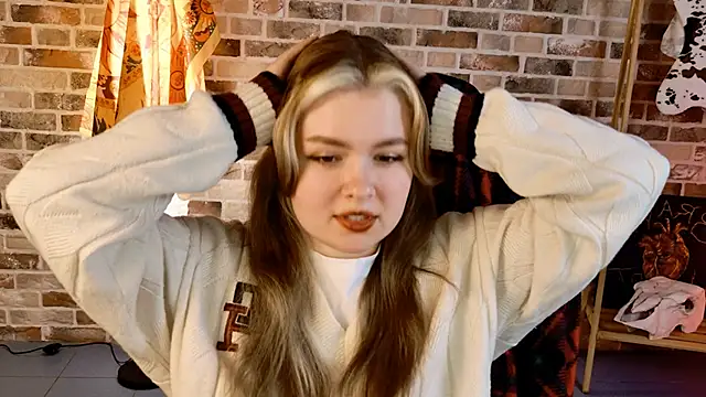 HaleySun online show from September 25, 2025, 3:18 pm