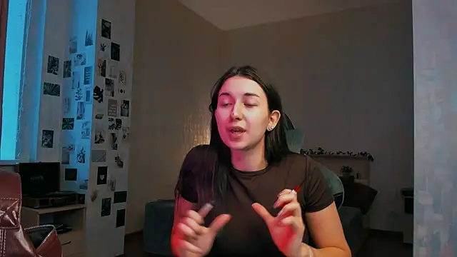 raviolly046 online show from November 18, 2025, 9:56 am