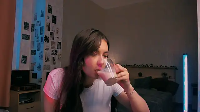 raviolly046 online show from November 12, 2025, 11:58 am