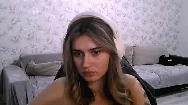 Snapshot of JerrieLoosle chatting on October 5, 2025, 4:20 pm JerrieLoosle online show from October 5, 2025, 4:20 pm