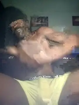 Snapshot of FilmableAntonym chatting on December 18, 2025, 12:16 am FilmableAntonym online show from December 18, 2025, 12:16 am