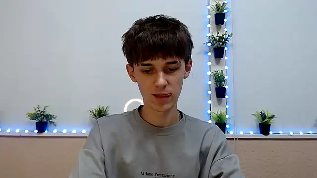 Hoot Dude  online show from November 12, 2025, 1:59 pm