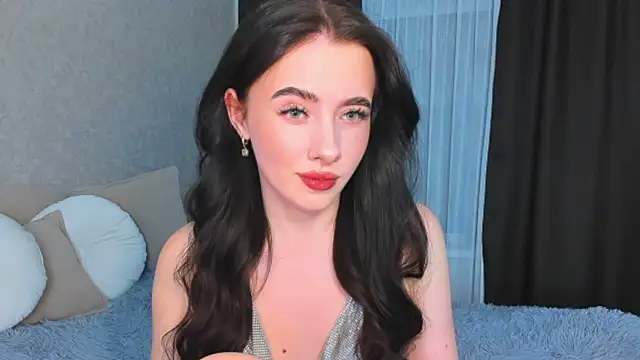 Milla Moore online show from October 30, 2025, 2:25 pm