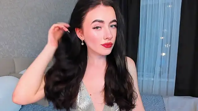 Snapshot of Milla_Moore chatting on October 7, 2025, 3:35 pm Milla Moore online show from October 7, 2025, 3:35 pm