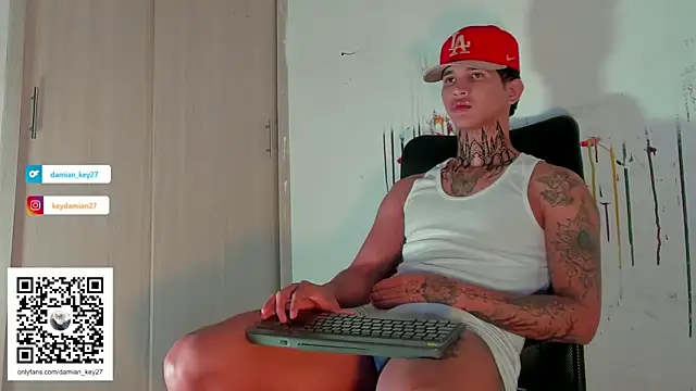 Snapshot of damian_xxxl chatting on March 22, 2026, 11:23 am damian xxxl online show from March 22, 2026, 11:23 am