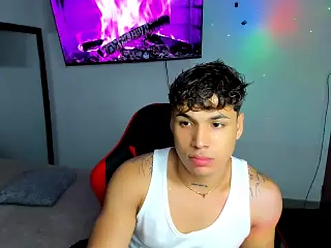 Snapshot of Adams_Collins chatting on September 26, 2025, 11:11 pm Adams Collins online show from September 26, 2025, 11:11 pm