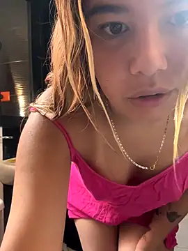 Snapshot of Violettt_hot chatting on October 6, 2025, 1:45 pm Violettt hot online show from October 6, 2025, 1:45 pm