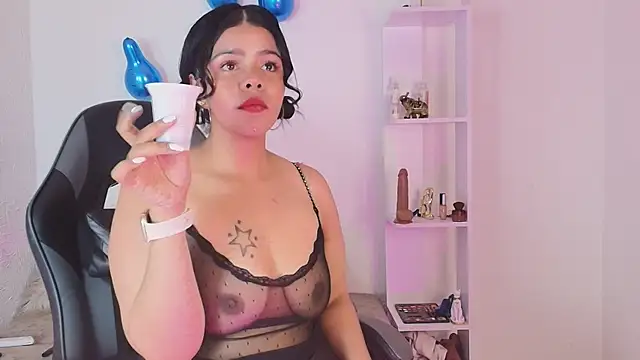 Snapshot of Evelyn_brown8 chatting on October 6, 2025, 2:29 pm Evelyn brown8 online show from October 6, 2025, 2:29 pm