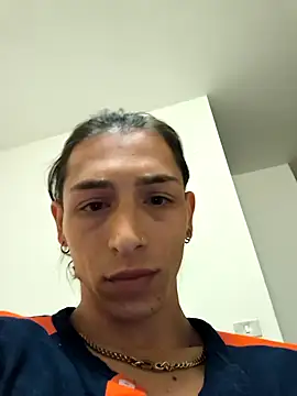 Snapshot of Francoluce23 chatting on October 1, 2025, 11:30 pm Francoluce23 online show from October 1, 2025, 11:30 pm