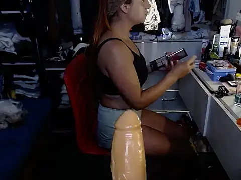 Zara-gag online show from May 6, 2026, 1:48 pm