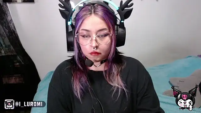 Iluromi online show from November 25, 2025, 3:34 pm