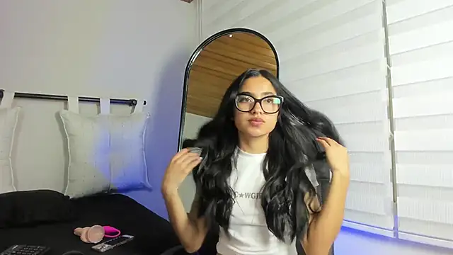 Snapshot of cherry_bunnyx chatting on October 3, 2025, 4:25 am cherry bunnyx online show from October 3, 2025, 4:25 am