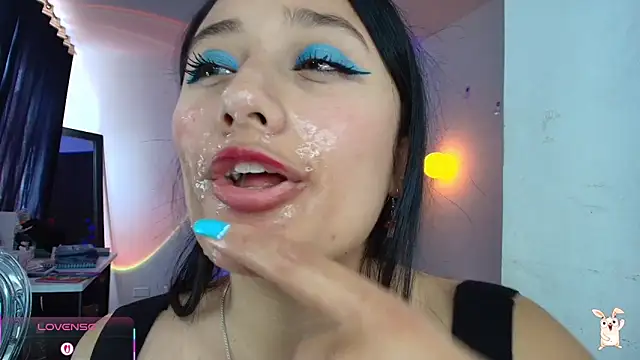 Snapshot of Hinata_21_ chatting on April 7, 2026, 9:16 pm Hinata 21 online show from April 7, 2026, 9:16 pm