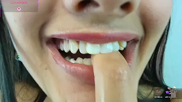 Snapshot of Hinata_21_ chatting on March 12, 2026, 8:57 pm Hinata 21 online show from March 12, 2026, 8:57 pm