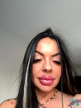 Snapshot of CarmenMB chatting on October 15, 2025, 3:09 pm CarmenMB online show from October 15, 2025, 3:09 pm