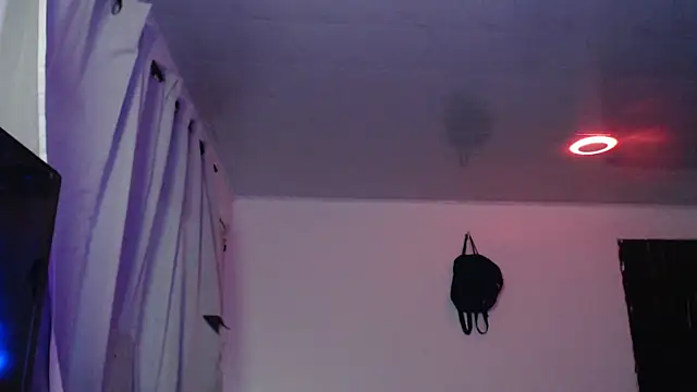 Snapshot of LittleCheerry69 chatting on October 21, 2025, 2:16 pm LittleCheerry69 online show from October 21, 2025, 2:16 pm