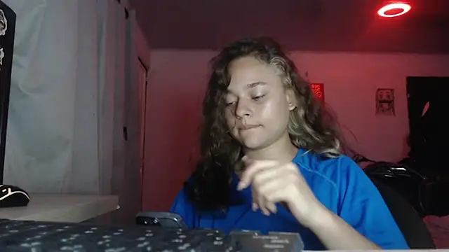 Snapshot of LittleCheerry69 chatting on January 7, 2026, 10:20 am LittleCheerry69 online show from January 7, 2026, 10:20 am