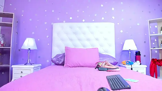 alana johnson 0 online show from September 30, 2025, 12:44 pm