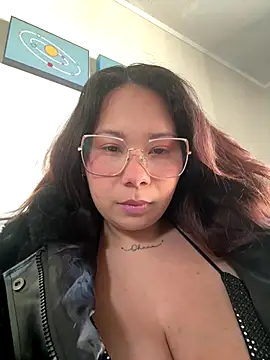 lachinita-32 online show from October 9, 2025, 7:36 pm