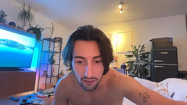 Passion-Frucht online show from October 12, 2025, 7:04 pm