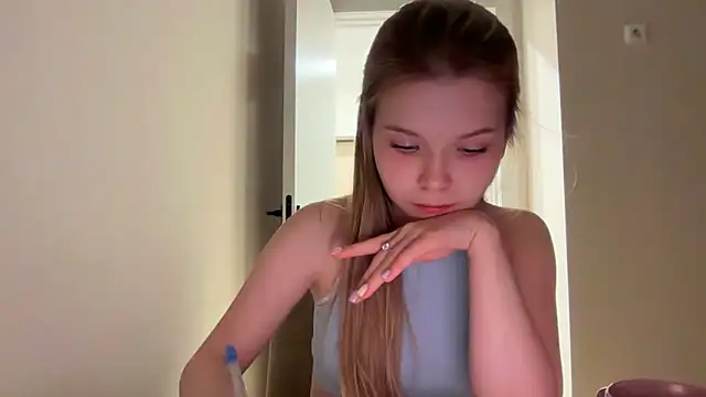 Snapshot of CandysRose chatting on May 12, 2026, 7:20 pm CandysRose online show from May 12, 2026, 7:20 pm