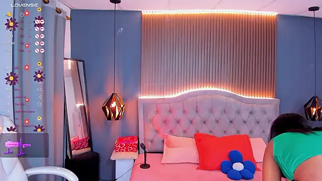 Tiffany  charm  online show from March 7, 2026, 3:46 am