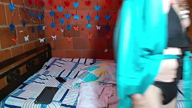 lorenacapelli online show from October 27, 2025, 12:06 pm