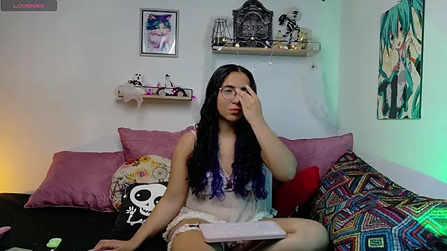 LucyDerby online show from October 24, 2025, 12:42 am