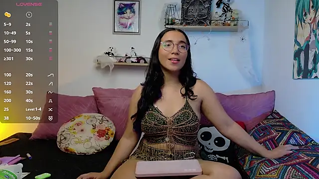 LucyDerby online show from October 25, 2025, 12:32 am