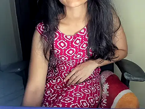 Queen-Bee143 online show from April 22, 2026, 6:14 pm